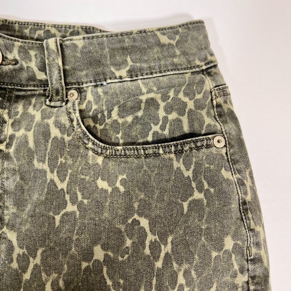 American Eagle Next Level Stretch Camouflage Animal Print Denim Mini Ski… - Picture 2 of 11